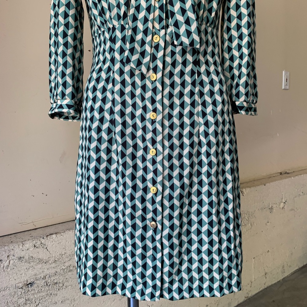 Retro inspired button up shift dress w neck tie - Picture 6 of 16